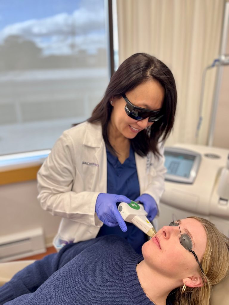 Dr. Kim doing a Starlux Icon treatment 